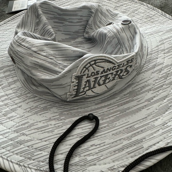 (NWT) LOS ANGELES LAKERS (SOFT) BUCKET HAT. Official NBA MERCHANDISE! (NWT) - Picture 2 of 15